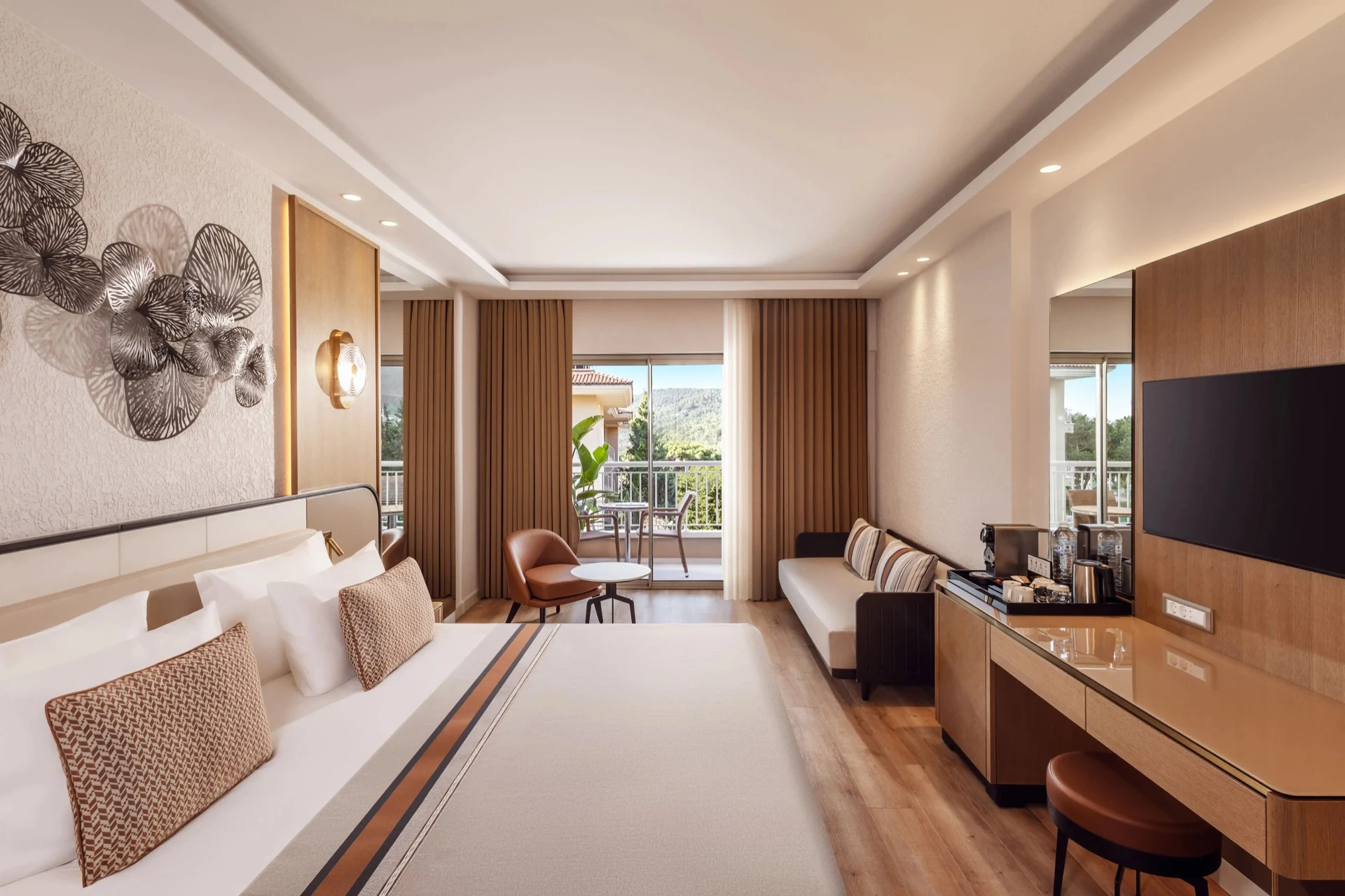 AKKA Hotels suite room